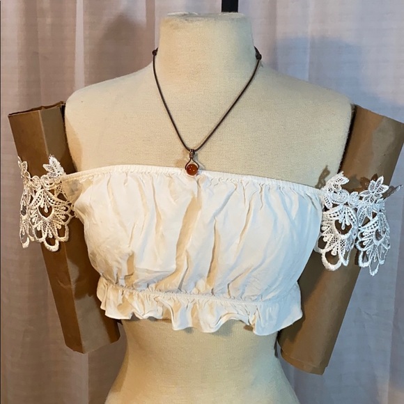 Tobi Tops - Lace shoulder peasant top
